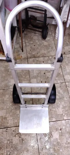 Carinho de alumínio 225kg