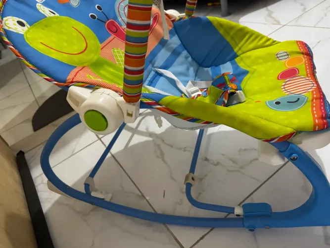 Cadeirinha de bebê musical