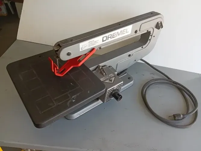 Serra Tico-Tico de Bancada Dremel 1571 Scroll Saw 115V Antiga