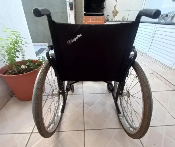 CADEIRA DE RODAS REFORÇADA- JAGUARIBE