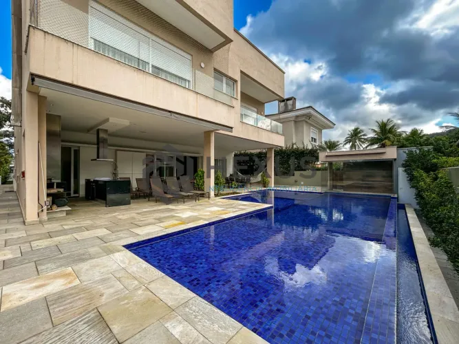 Casa reformada com piscina e área gourmet no Granville na Enseada, Guarujá