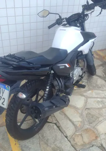 Factor 150 2025 muito nova 4 mil km rodados e muito nova sem detalhes 