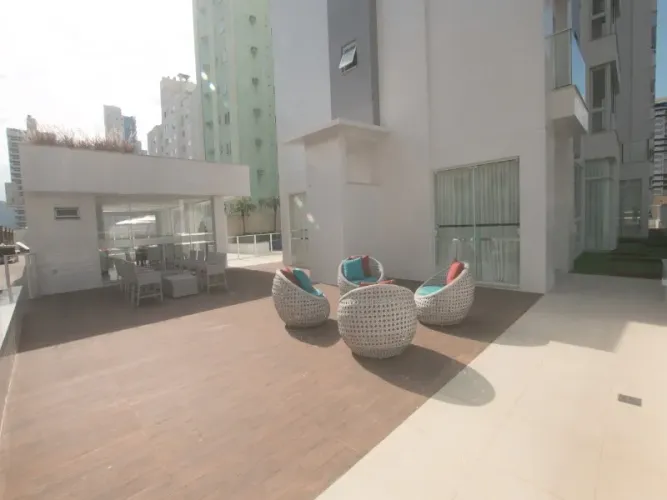 APARTAMENTO COM 3 SUÍTES NO CENTRO DE BALNEÁRIO CAMBORIÚ- MOBILIADO CONSULTE FOTOS