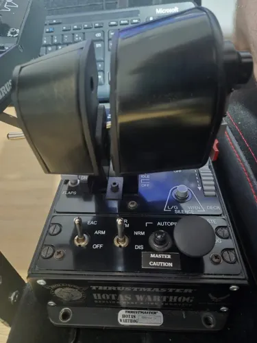 Thrustmaster HOTAS Warthog Dual Throttle - Quadrante A-10C - Usado