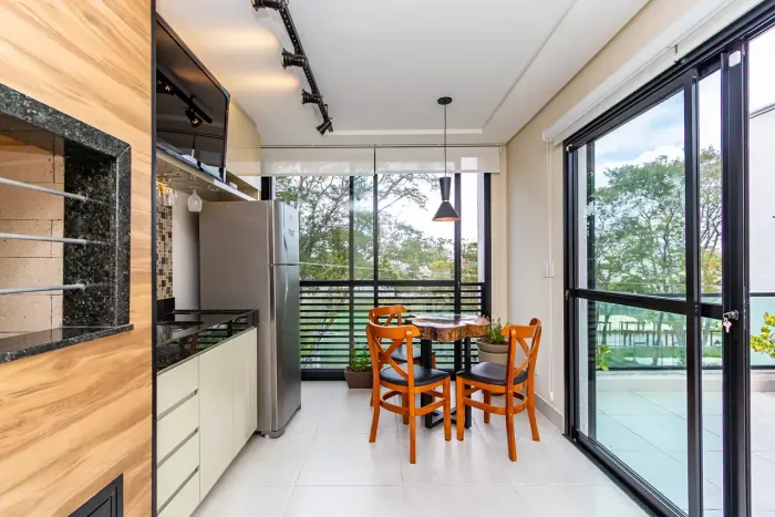 Casa para venda tem 150 metros quadrados com 3 quartos em Jardim das Américas - Curitiba -