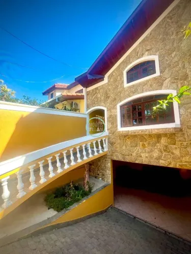 Sobrado com 4 dormitórios para alugar, 180 m² - Jardim das Indústrias - São José dos Campo