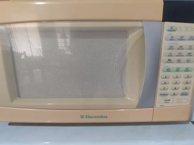 Microondas para retirar peça