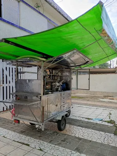 Carrinho de churros e pastel com engate