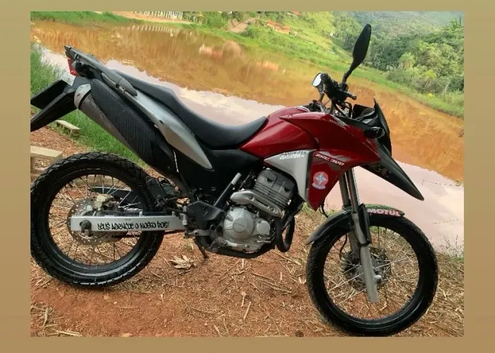 Vendo a vista ou troco né outra moto mas baixa preferência 160 e pego o resto de volta 
