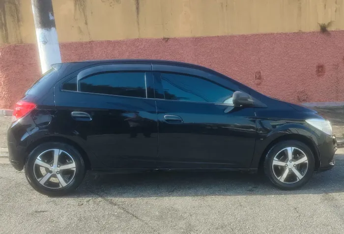 Chevrolet Onix JOY Hatch 1.0 8V Flex Mec. 4P 2018