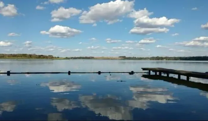 Chácara à venda com fundo represa, Praia dos Namorados, Americana, SP