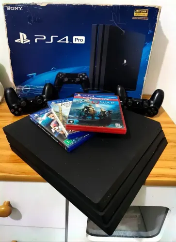 PS4 Pro 4k C/ Caixa e JOGOS -
