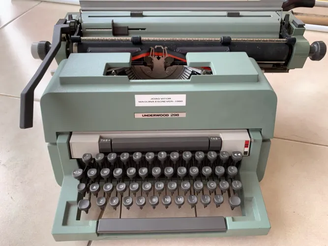 Relíquia: máquina escrever Underwood 298