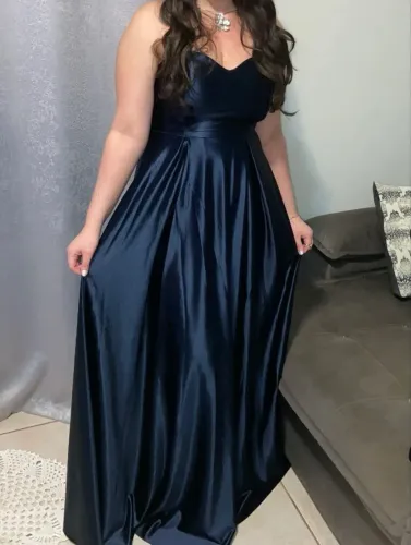 Vestido longo de festa azul marinho