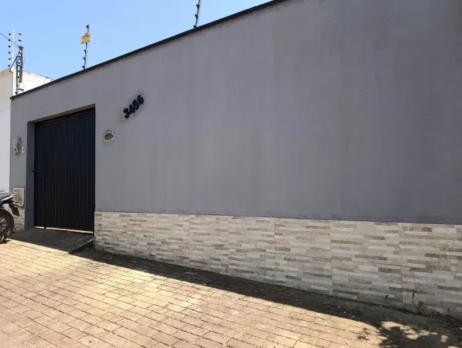 Alugo casa 3 quartos no Jardim Gonzaga