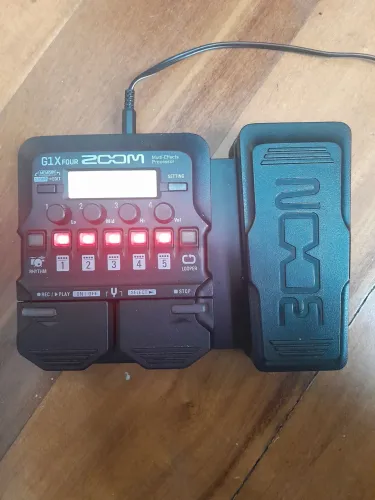 Pedaleira Zom G1 X Four