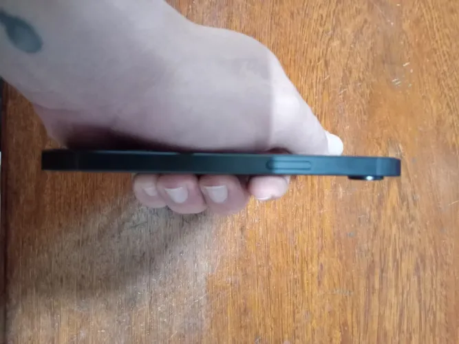 iPhone 16e