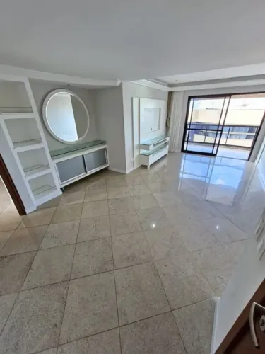 Imóvel para aluguel possui 180 metros quadrados com 4 quartos em Mata da Praia - Vitória -
