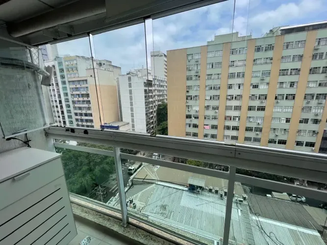 APARTAMENTO À VENDA EM ICARAÍ  ANDAR ALTO, VARANDA E LAZER COMPLETO!