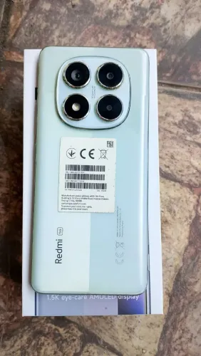 Redmi note 14pro 5g sem marcas de uso, com caixa e garantia de 3 meses ainda.