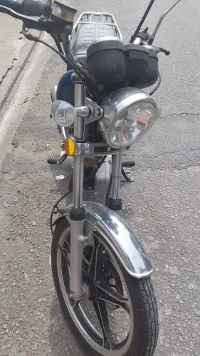 Suzuki Intruder 125 - 2.000 KM - único dono. 