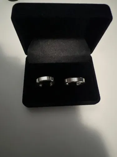 Vendo duas alianças de prata novas, na numeração 22 e 16