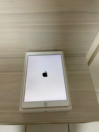 iPad 7ª Geração com defeito: Para conserto ou retirada de peças