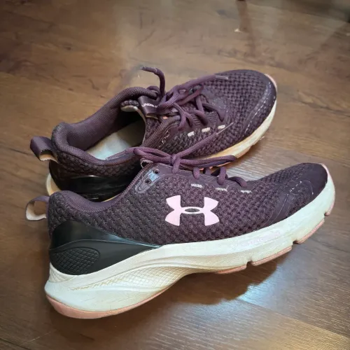 tênis under armour charged prompt feminino
