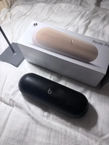 Beats Pill