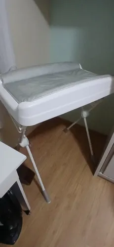 Trocador de bebê com banheira