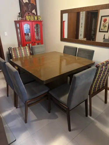 Mesa quadrada ate 8 lugares 