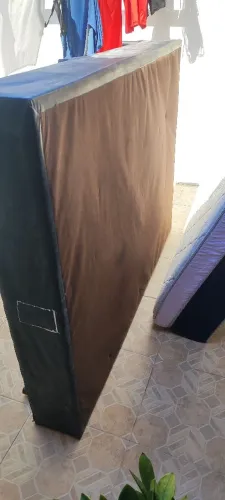 Cama casal em bom estado 