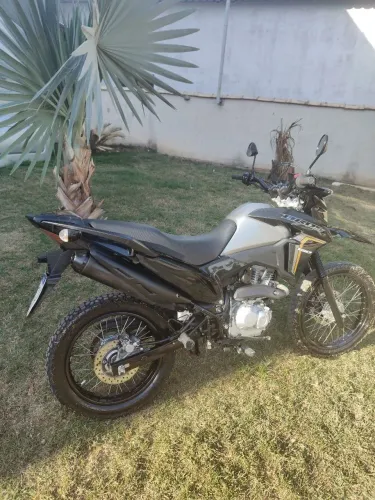 Honda Bros 160 muito nova só pegar e curtir com guidão esportivo moto muito econômica 3293