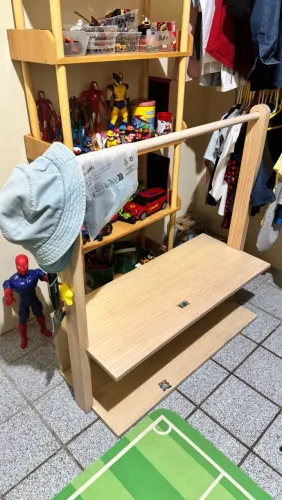 Cabideiro estante infantil brinquedos TOKSTOK