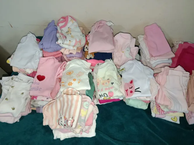 Lote bebê menina +200 peças