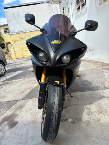 YAMAHA R 1. NOVA 