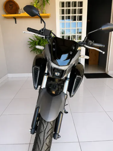 Yamaha FZ25 - Impecável!