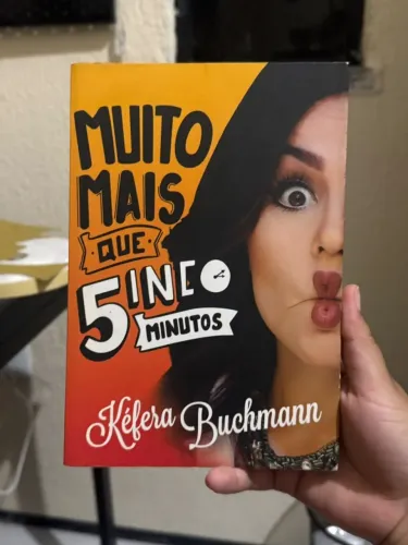 Muito Mais que Cinco Minutos | Kéfera Buchmann