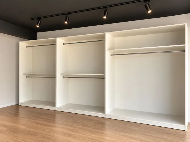 Arara de roupa para loja