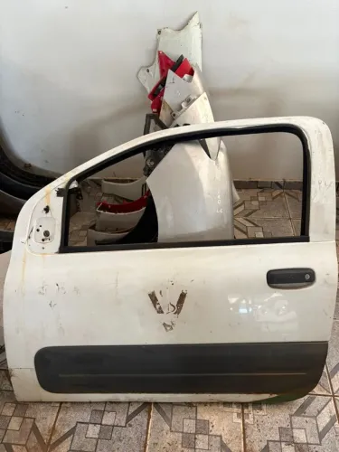 PORTA DIANTEIRA ESQUERDA FIAT FIORINO 