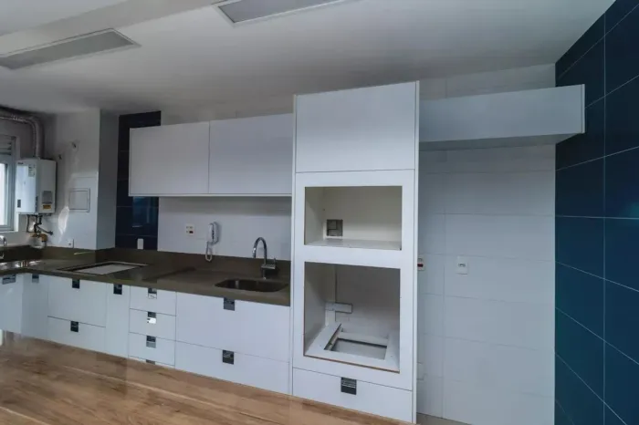 APARTAMENTO À VENDA NA PRAÇAS DA LAPA - 2 DORMS 1 SUÍTE - 66 M²