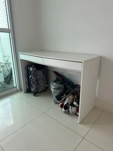 Penteadeira branca duas gavetas 