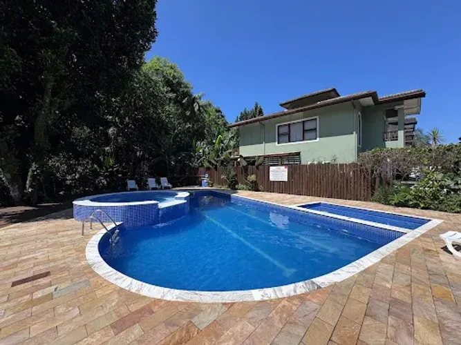 Locação Mensal no Condomínio Villas de Juquehy: Sobrado com 170m², 3 Suítes, Varanda Deck,