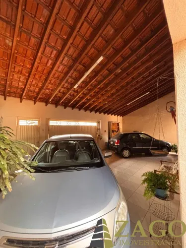 Casa no Jardim Luiza I por R$ 380.000,00