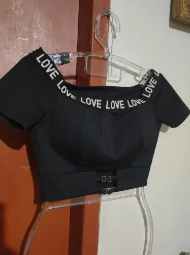 4 tops lindos P. 50 reais 