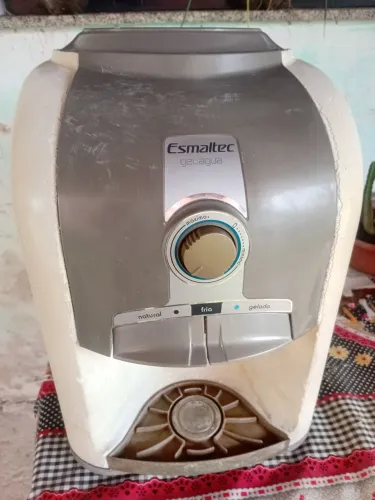 Bebedouro de galão 110v