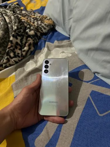 Celular A24 usado