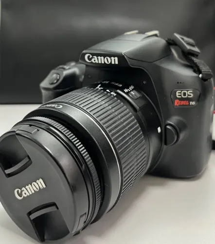 Canon EOS Rebel T6 + 2 Lentes + 2 Bolsas Originais