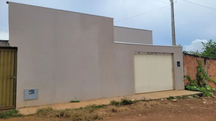 Alugo casa no setor tiuba em frente a faculdade católica Campos 2