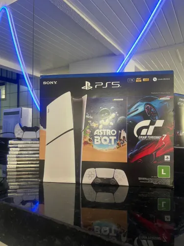 PS5 SLIM DIGITAL NOVO / LACRADO COM 2 JOGOS E GARANTIA